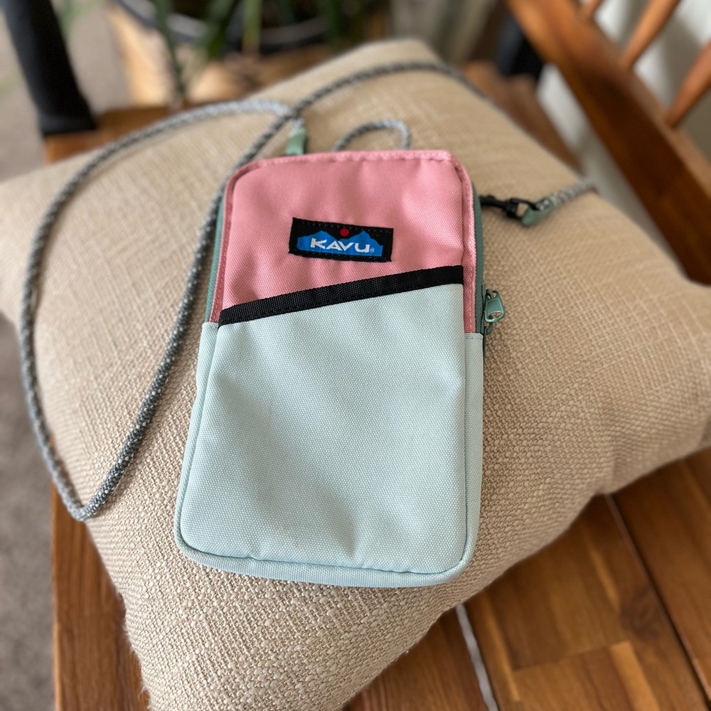 Kavu crossbody cell phone purse
